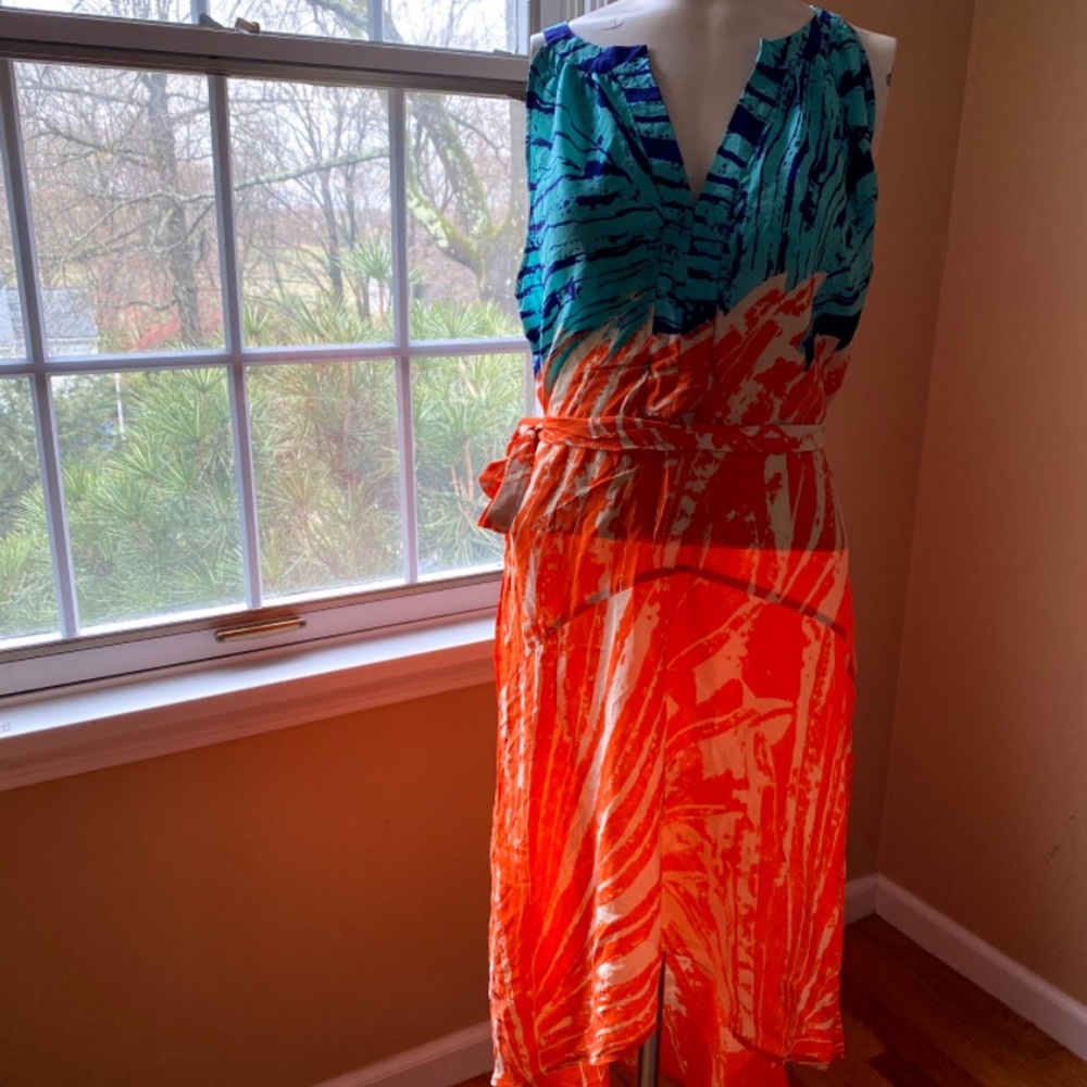 Midi v-neck dress